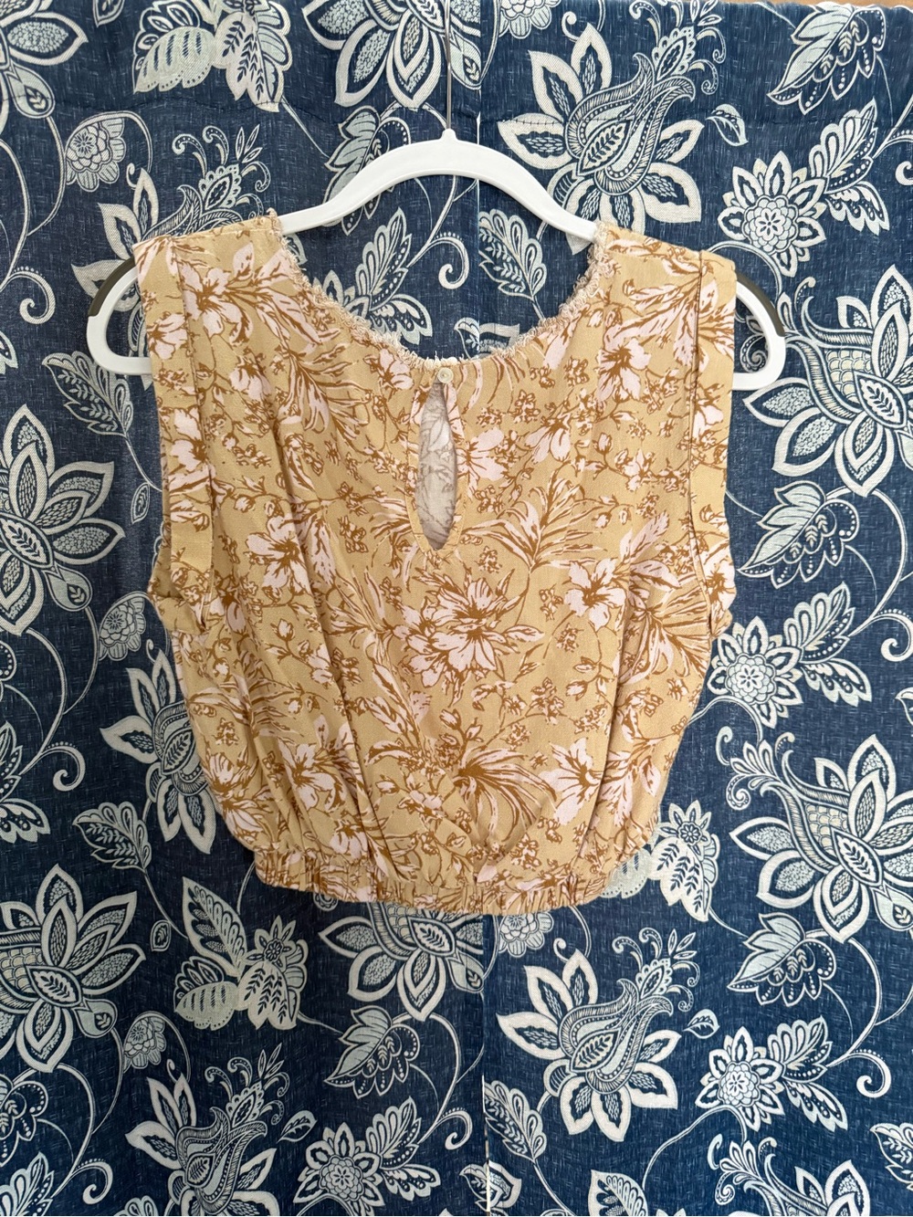 Floral Elastic-Waist Women’s Shorts in Light Yellow - Picture 2 of 2